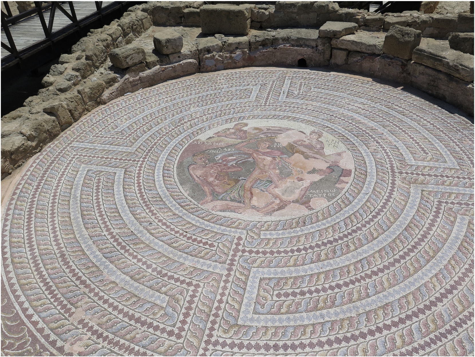 Towards a spectral library of Roman to Early Christian Cypriot floor mosaics